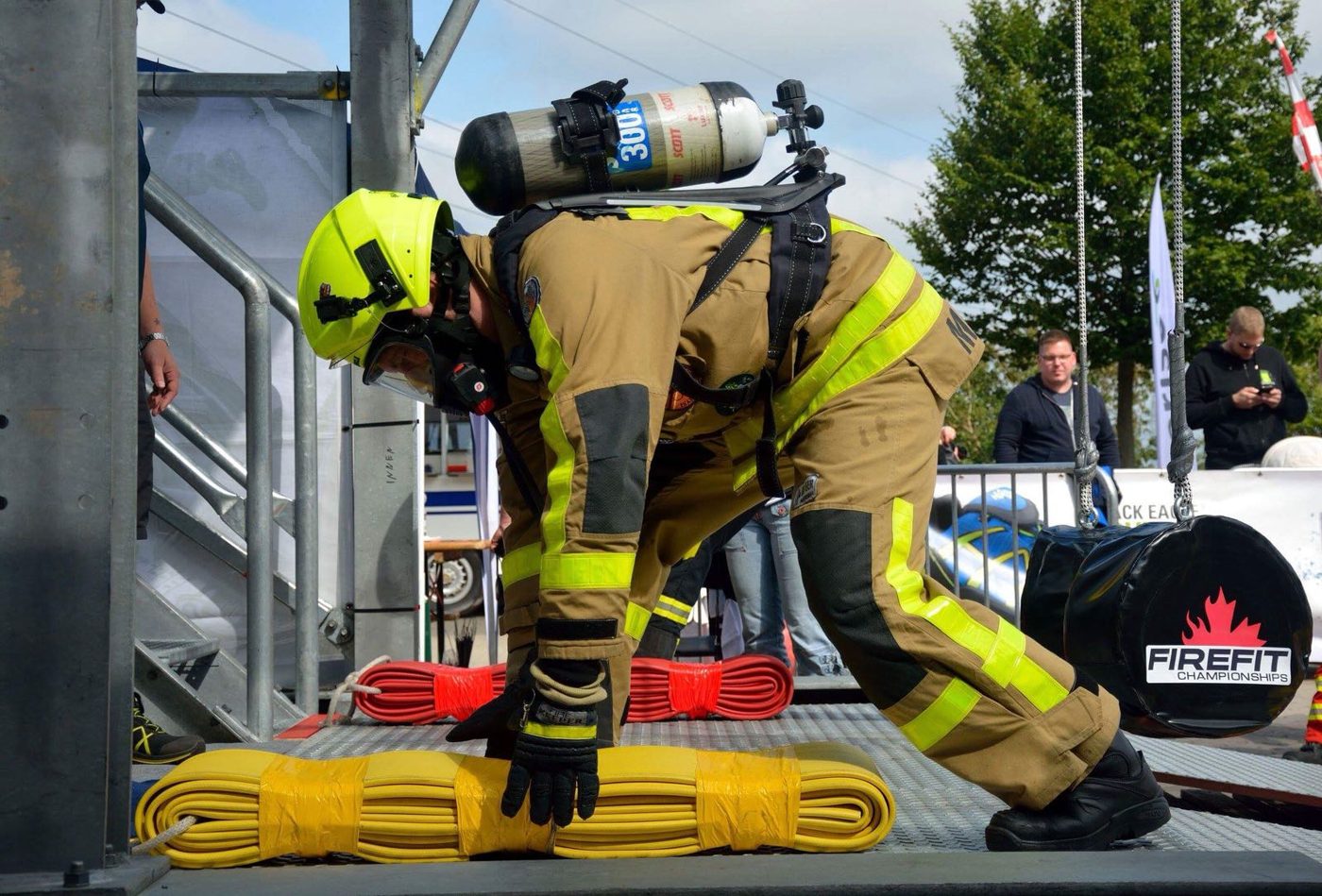 Dummy Drag mit Rettungspuppe im Wettkampf